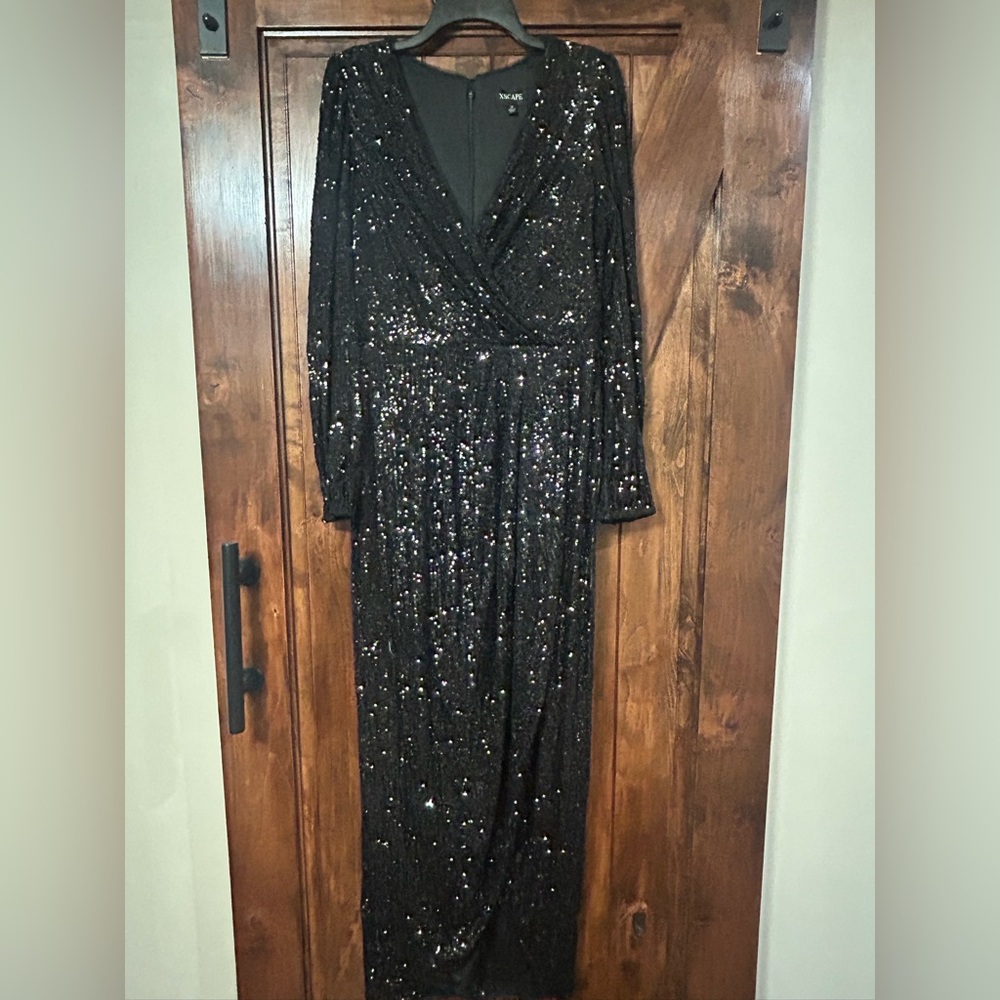 Xscape Elegant Black Sequin Dress - Picture 3 of 10